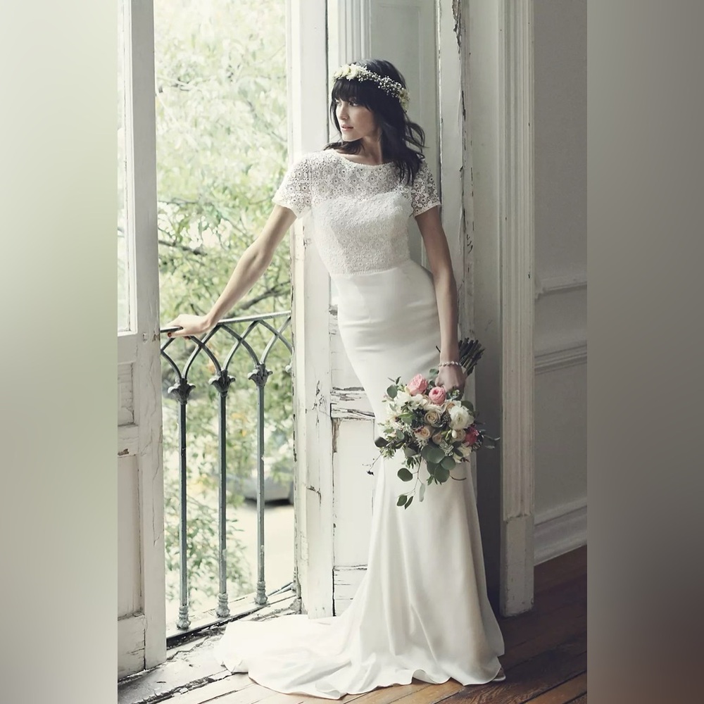 Galina Geometric Lace & Crepe Cap Sleeve Size 14 Wedding Dress STYLE# WG3927 NWT